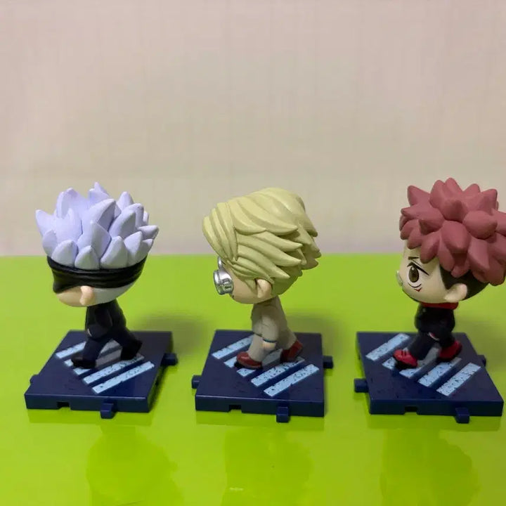 [BUNJANG] Jujutsu Kaisen Walking Step Figures Bundle (Gojo, Nanami, Itadori) / 주술회전 워킹스텝 피규어 일괄(고죠, 나나미, 이타도리)