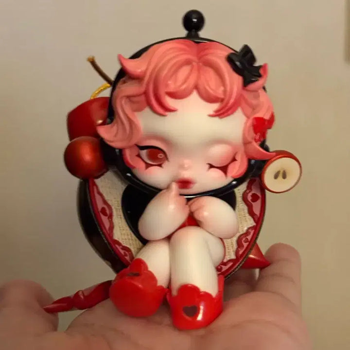 [BUNJANG] POP MART Skullpanda "For You" Christmas Edition Figure / POPMART 팝마트 너만을 위한 크리스마스 스컬판다 피규어