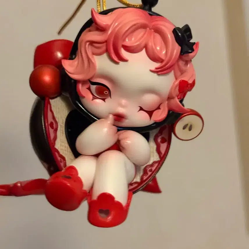 [BUNJANG] POP MART Skullpanda "For You" Christmas Edition Figure / POPMART 팝마트 너만을 위한 크리스마스 스컬판다 피규어