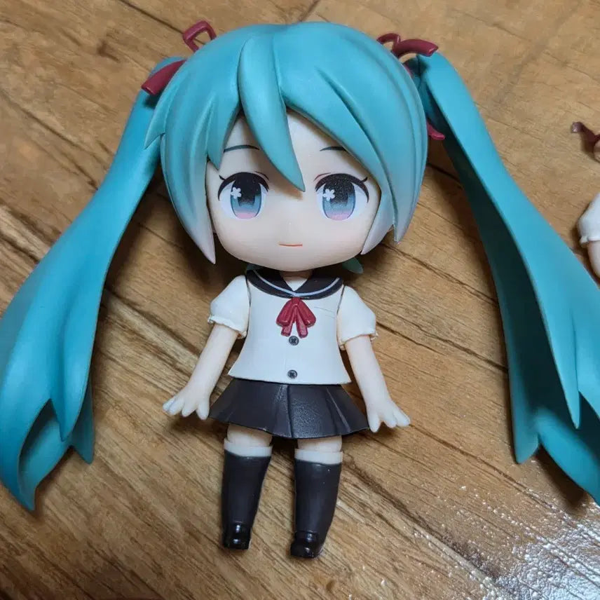 [BUNJANG] Hatsune Miku 381a Nendoroid Classic Sailor Uniform Figure / 하츠네 미쿠 381a 넨도로이드 넨도 고전 피규어 세일러복 세라복 미쿠 쿠지