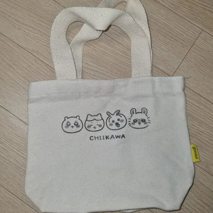[BUNJANG] Chiikawa Usagi Hachiware Momonga White Canvas Tote Bag / 치이카와 토트백 흰색 캔버스백 우사기 하치와레 모몽가