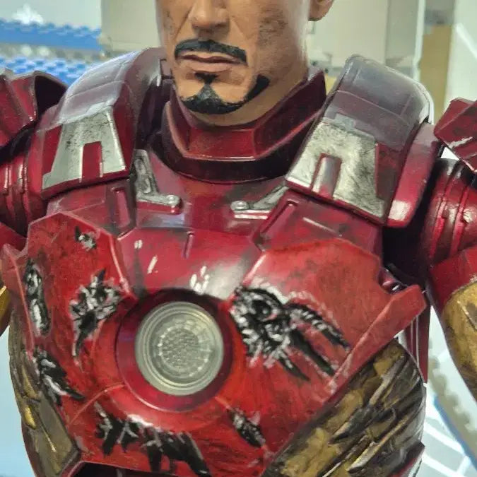 [BUNJANG] NECA 1/4 Scale Iron Man Mark VII Battle Damaged Figure / NECA 1/4 아이언맨 마크7 배틀 데미지 판매합니다