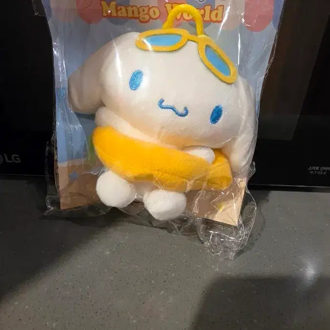 [BUNJANG] Cinnamoroll Mango World Plush Doll / 시나모롤 망고월드 인형