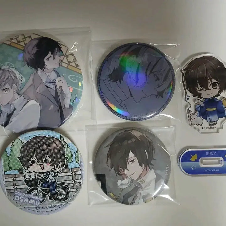 [BUNJANG] Bungo Stray Dogs Dazai Osamu Can Badges &amp; Acrylic Stand Bundle Set / 문스독 다자이 캔뱃지,아크릴 일괄