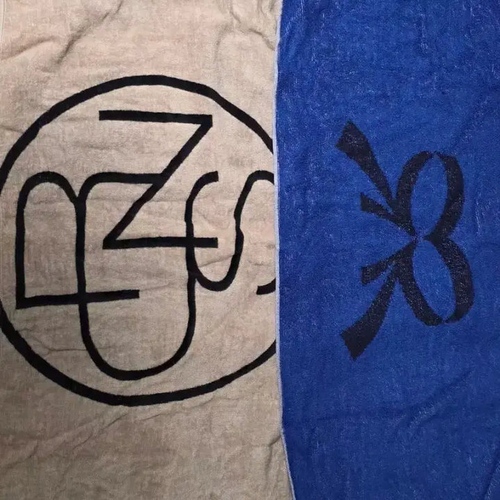 [BUNJANG] Rokudenashi Blue Towel Slogan / 로쿠데나시 슬로건(수건)(파랑)
