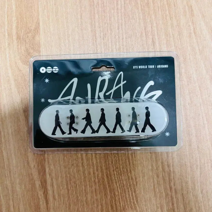 [BUNJANG] BTS Arirang Mini Skateboard Keychain (White) / BTS 아리랑 미니 스케이트보드 키링 (화이트)