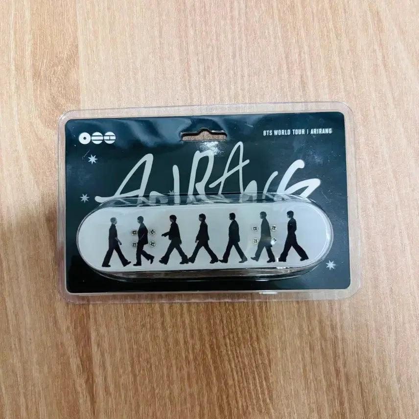[BUNJANG] BTS Arirang Mini Skateboard Keychain (White) / BTS 아리랑 미니 스케이트보드 키링 (화이트)
