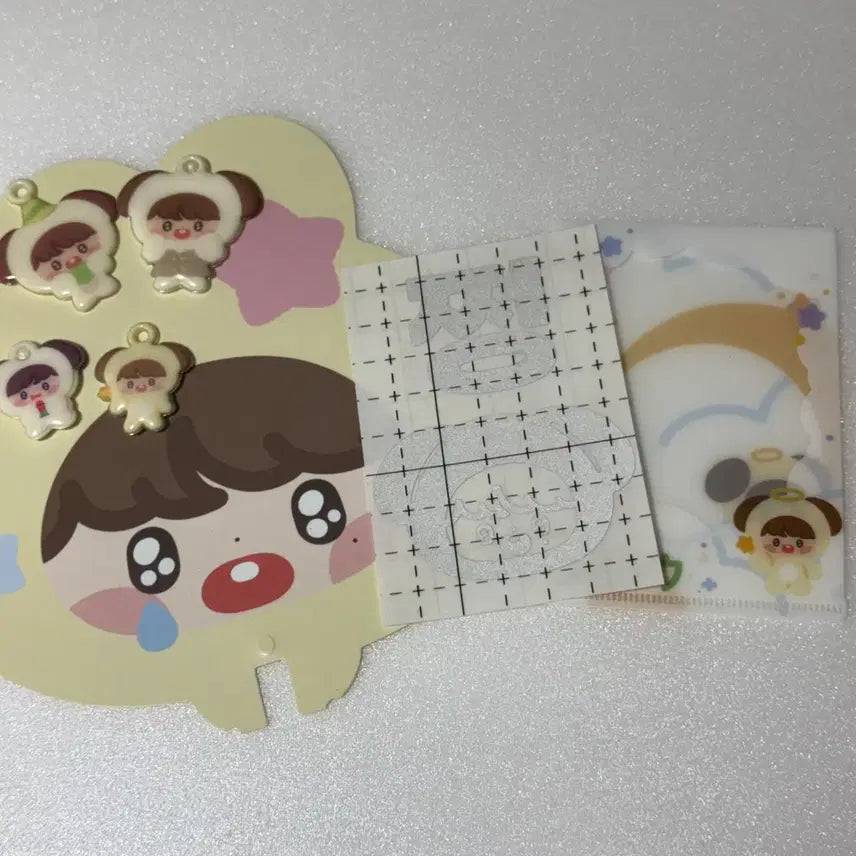 [BUNJANG] NCT Jungwoo Danim Vans Sticker &amp; Keychain &amp; Mini L Holder &amp; Fan Bundle Set / 엔시티 정우 다님 반스 반사스티커 말랑키링 미니엘홀더 부채양도