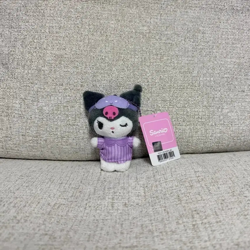 [BUNJANG] Sanrio Kuromi 8cm Sleep Pajama Keyring Plush / 정품 산리오 꿀잠 파자마 쿠로미 8cm 키링 인형