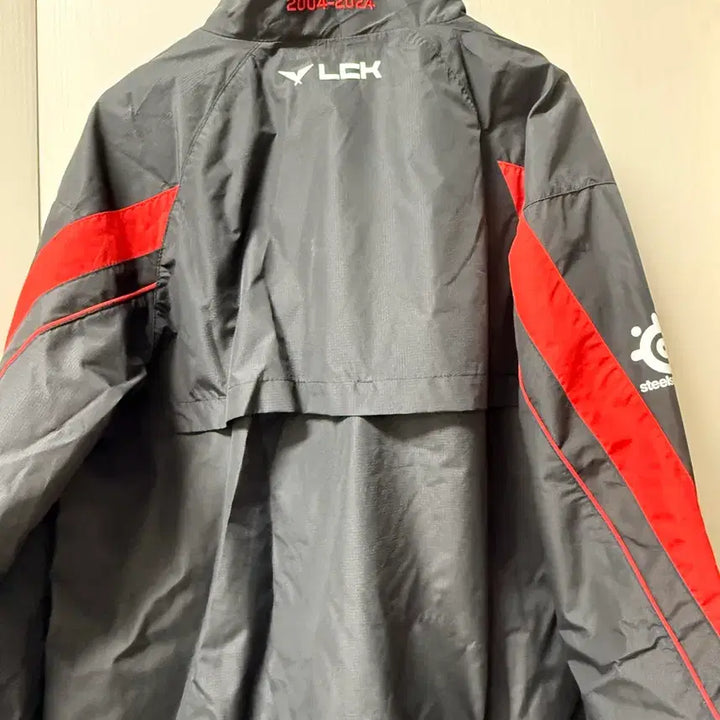 [BUNJANG] T1 2024 Official Jacket Size S / T1 24년 정규 자켓 S사이즈