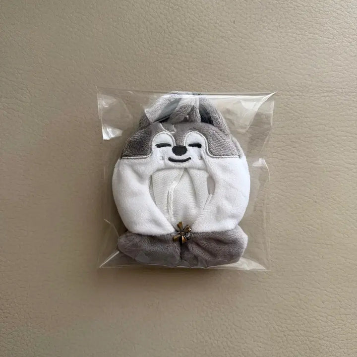 [BUNJANG] Wolf Chan Plush Cape New / 울프찬 플러쉬 망토 새상품