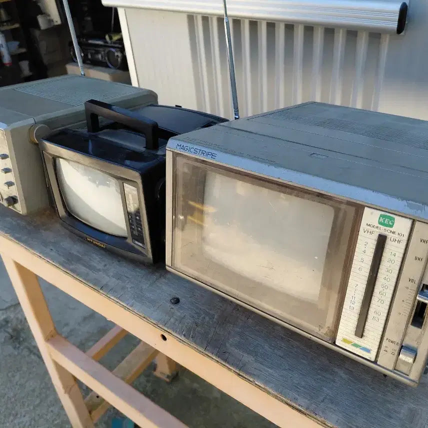 [BUNJANG] Vintage Mini TV Set Bundle / 빈티지/소형 티비  빈티지 3대 일괄 3일간할인