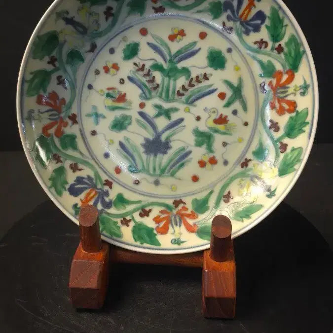 [BUNJANG] Celadon Porcelain Plate with Mandarin Ducks and Butterflies Motif / 260722-1 투채 화조초충문 반