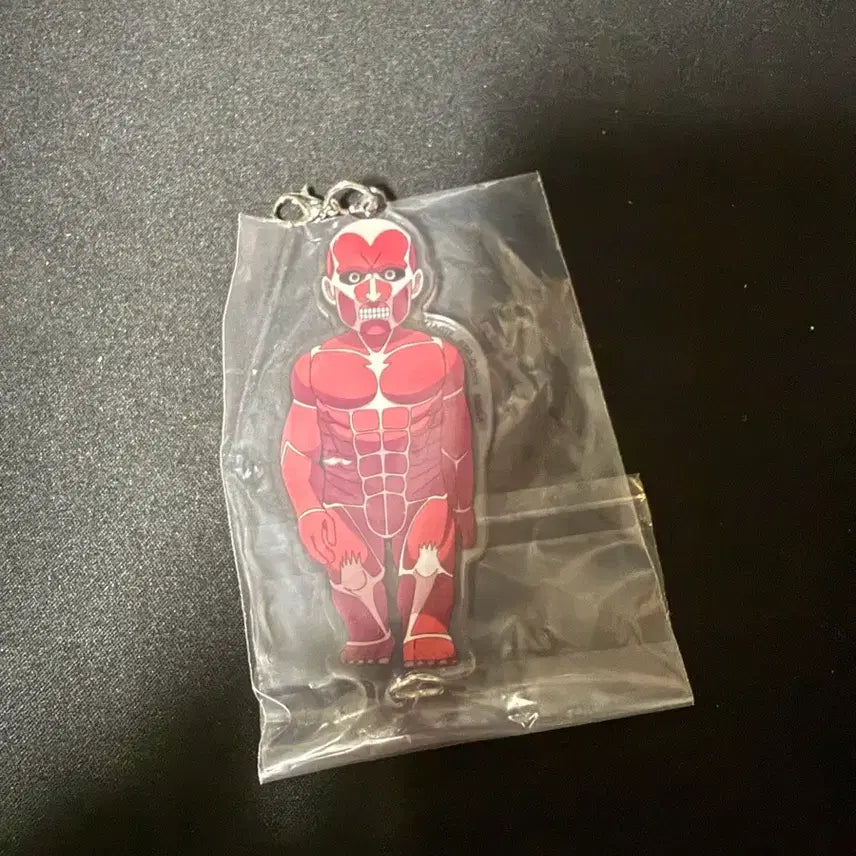 [BUNJANG] Ichiban Kuji Attack on Titan Colossal Titan Acrylic Keychain / 제일복권 진격의 거인 F상 초대형 거인 아크릴 키링