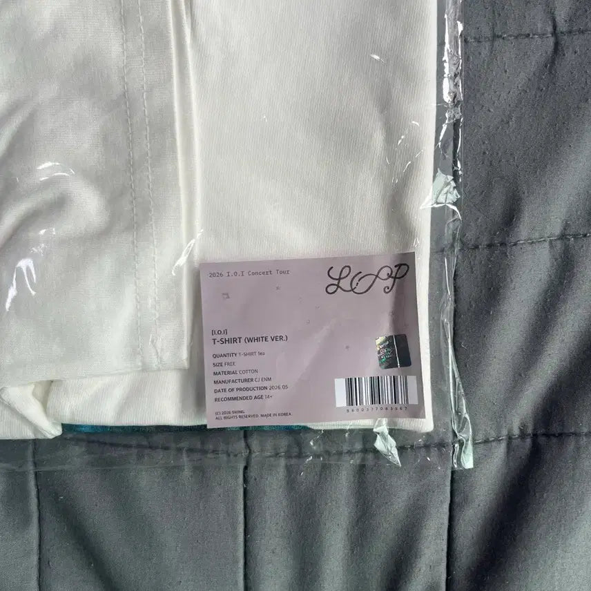 [BUNJANG] I.O.I Loop T-Shirt Sealed / 아이오아이 루프 티셔츠 새상품 미개봉