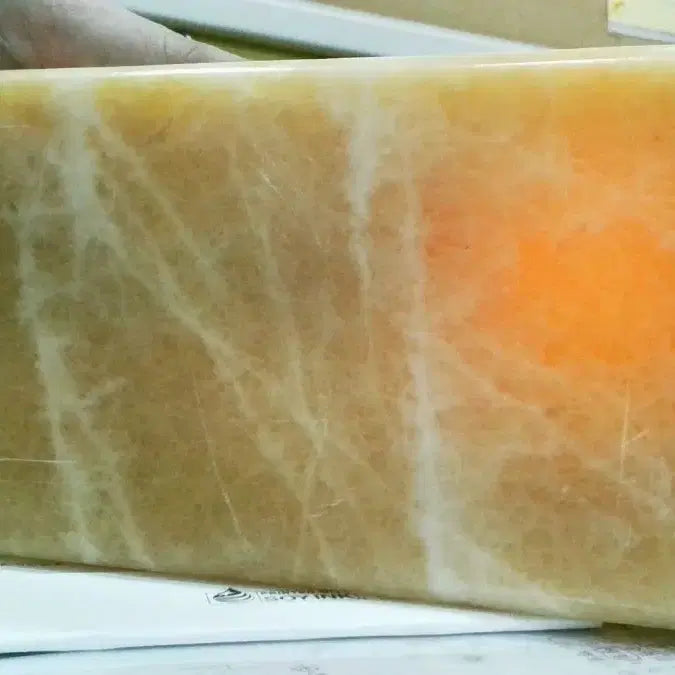 [BUNJANG] High-Quality Yellow Jade/Onyx (Estimated) Decorative Stone / 고급 황옥/오닉스(추정) 장식석