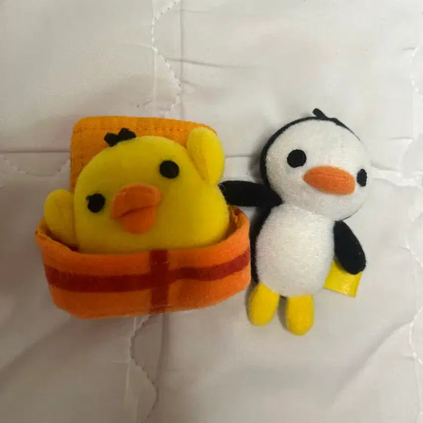 [BUNJANG] Sanrio Kiiroitori Pig Penguin Tomodachi Doll Keyring / 고전산엑스 키이로이토리 돼병이 펭귄 토모다찌 인형 키링