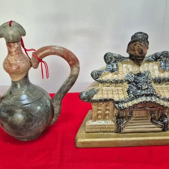 [BUNJANG] Hanamok Teapot &amp; Ceramic Gabled House / 해남옥 주전자 , 도자기 기와집