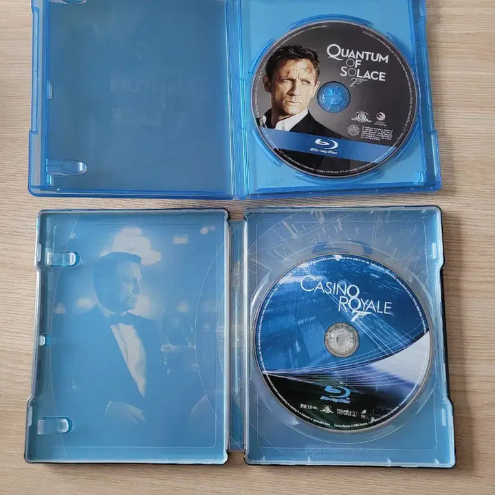 [BUNJANG] James Bond: Casino Royale &amp; Quantum of Solace Steelbook &amp; Blu-ray Set / 007 카 지 노 로얄 [스틸북] &amp; 퀀텀 오브 솔러스 블루레이