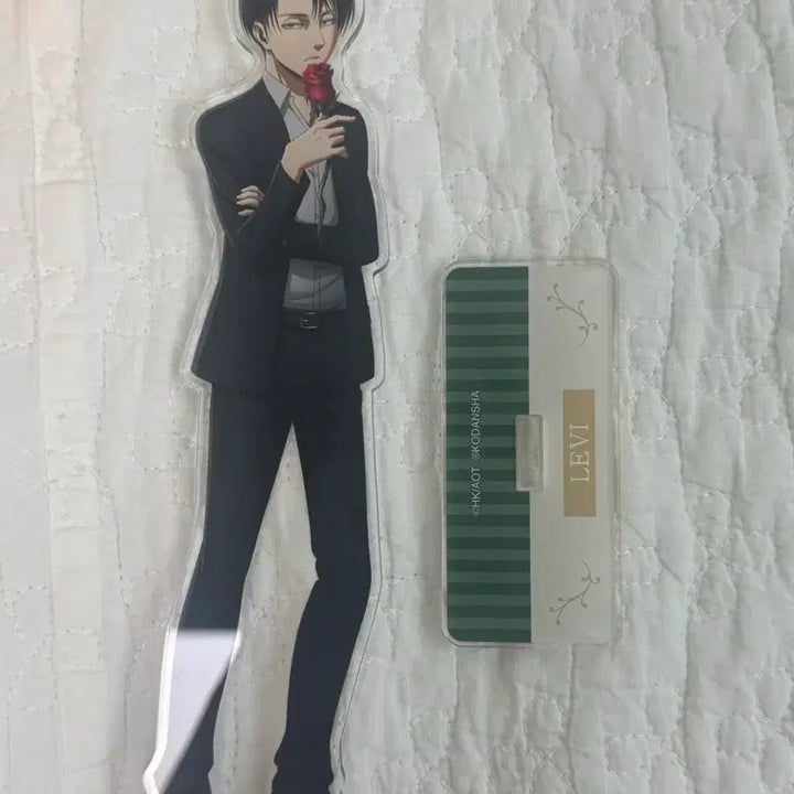 [BUNJANG] Attack on Titan Levi Acrylic Stand / 진격의 거인 리바이 아크릴 스탠드