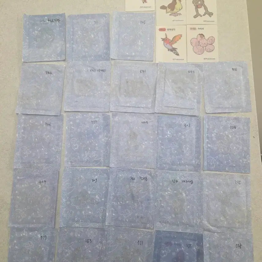 [BUNJANG] Pokemon Sealed 45 Stickers (Rare Mewtwo Included) / 포켓몬 미개봉 띠부씰 45장 (레어템 뮤츠있음)