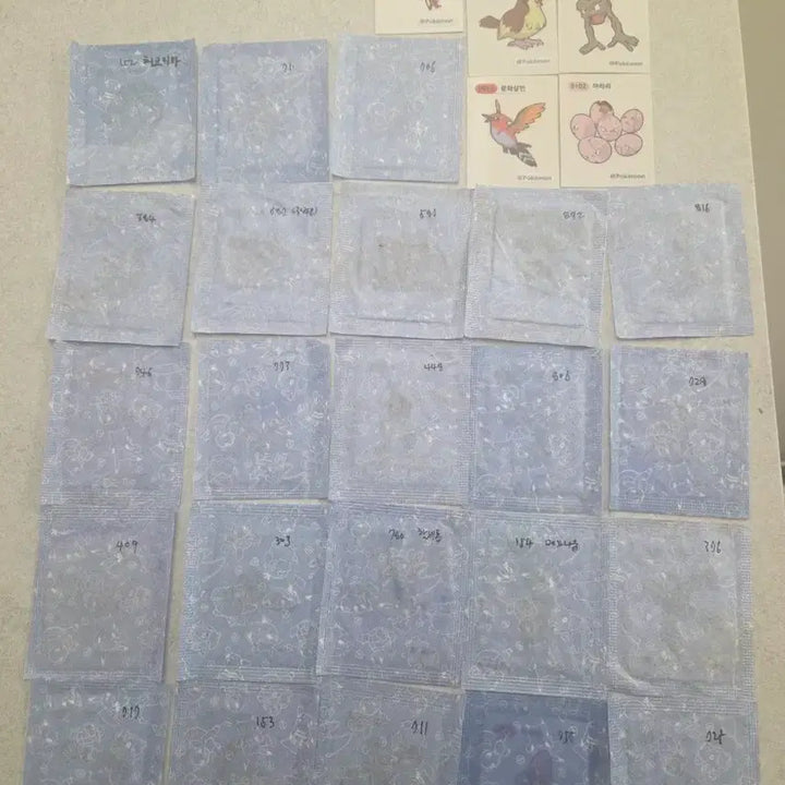 [BUNJANG] Pokemon Sealed 45 Stickers (Rare Mewtwo Included) / 포켓몬 미개봉 띠부씰 45장 (레어템 뮤츠있음)