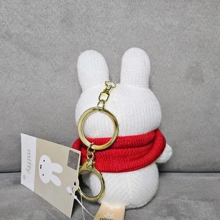 [BUNJANG] Miffy Knitted Cape/Mantle with White Keyring Doll / 정품 미피 니트 망또 망토 미피 화이트 키링 인형