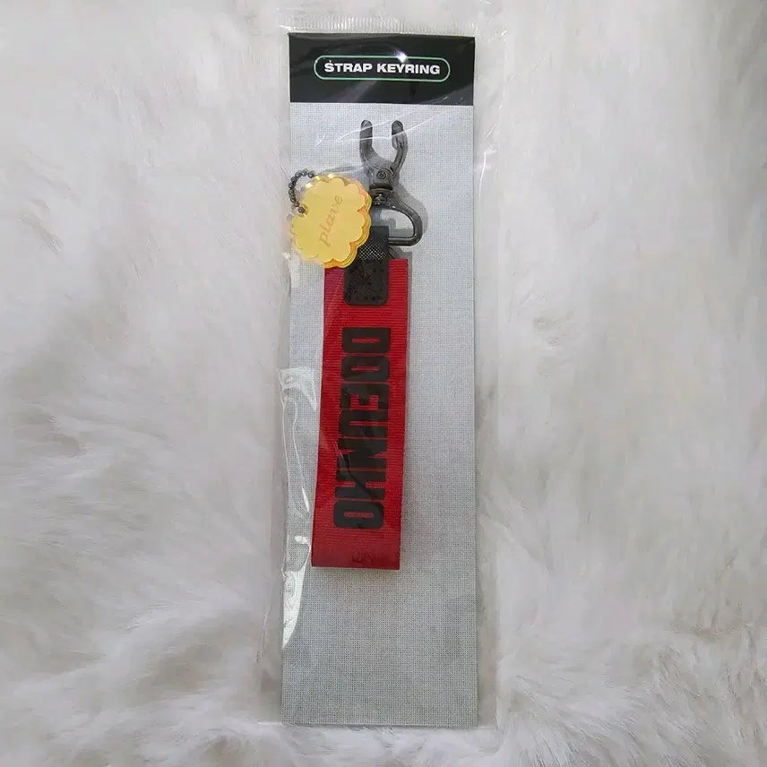 [BUNJANG] PLAVE YuHyeo Strap Keychain Eunho Sealed / 플레이브 육여 스트랩 키링 은호 미개봉 새상품 판매합니다.