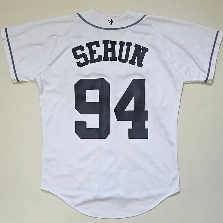 [BUNJANG] EXO PLANET Baseball Uniform Jersey / EXO 엑소 콘서트  플레이넷 야구 유니폼 굿즈