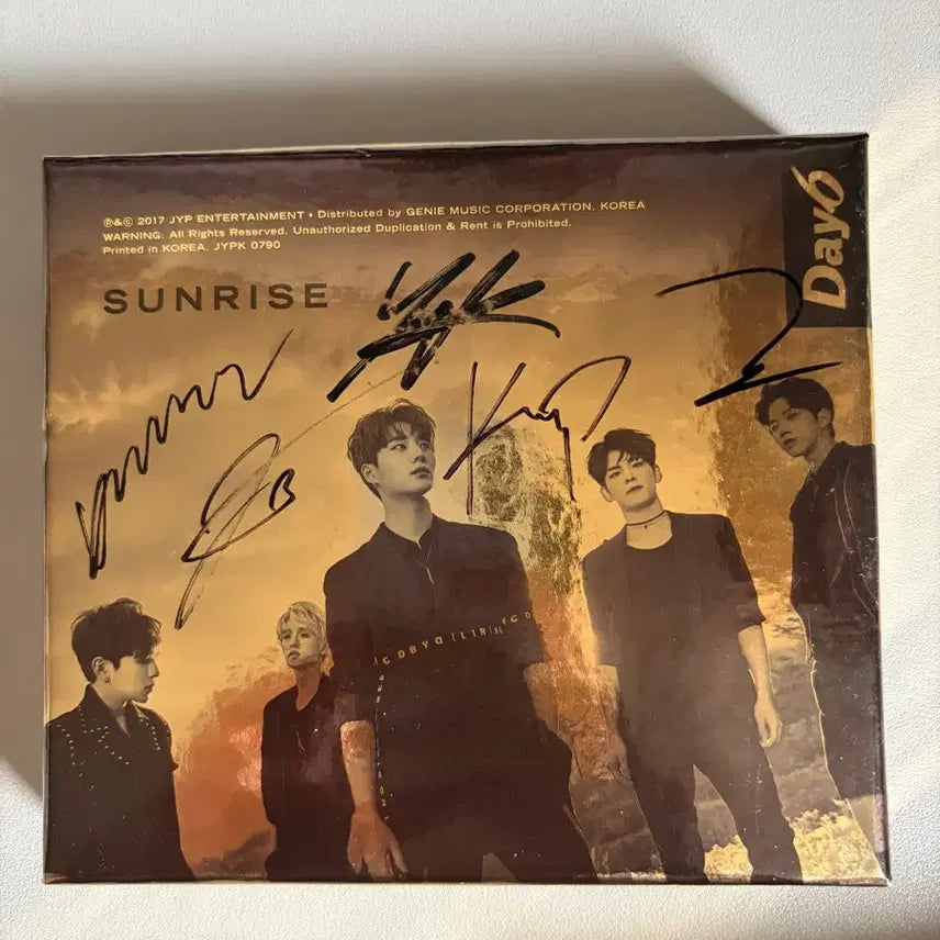 [BUNJANG] Day6 Sunrise Album Signed / Day6 선라이즈 **비매** **친필싸인** 앨범