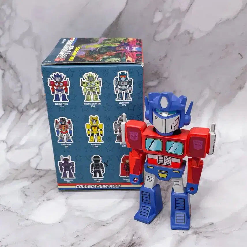 [BUNJANG] Kidrobot Transformers Series Optimus Prime / 키드로봇 트랜스포머 시리즈 옵티머스 프라임