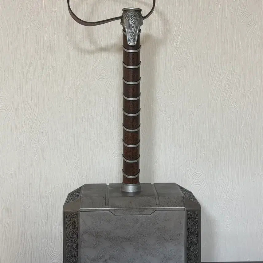 [BUNJANG] Thor Mjolnir Figure / 토르 묠니르 피규어