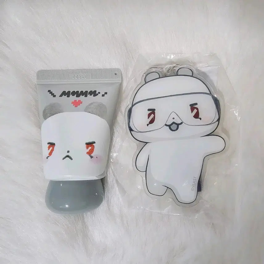 [BUNJANG] Plaive Mediheal Eunho Hand Cream + Mirror Keyring Bundle Set / 플레이브 메디힐 은호 므모 핸드크림+거울키링 일괄 판매합니다.