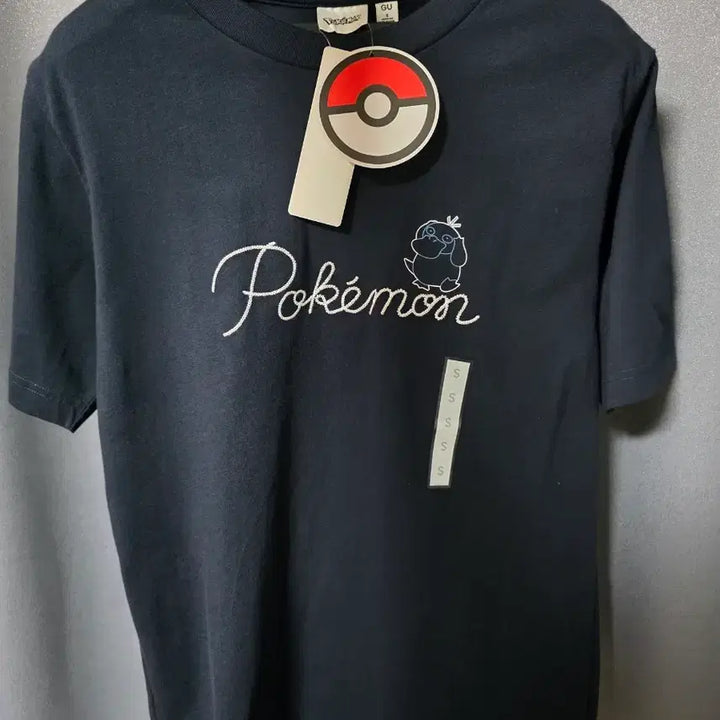 [BUNJANG] Pokemon G.U. Official Graphic T-Shirt, Psyduck, Size S / 포켓몬 티셔츠 GU 공식 그래픽 T셔츠 고라파덕 S사이츠
