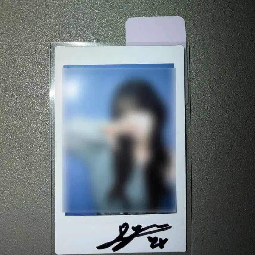 [BUNJANG] tripleS Lynn Signed Polaroids / 트리플에스 린 싸인 폴라 폴라로이드 싸폴