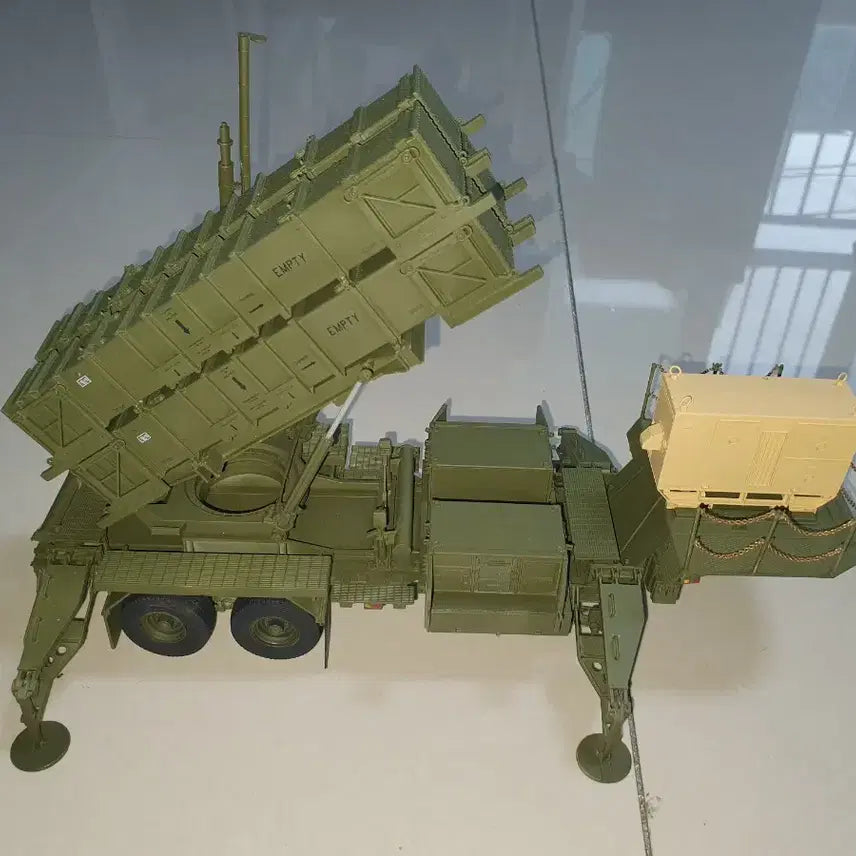 [BUNJANG] US Military Patriot Missile Launcher Model / 미군 패트리어트 미사일 발사대 모형