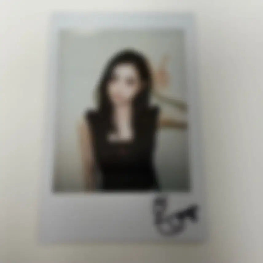 [BUNJANG] tripleS Jiyeon Signed Polarphot Card / 트리플에스 지연 싸인 폴라 싸폴 판매