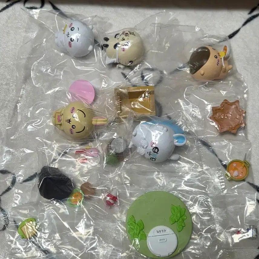 [BUNJANG] Chiikawa Diorama Figures Set of 5 New / 치이카와 디오라마 피규어 5종세트 새상품