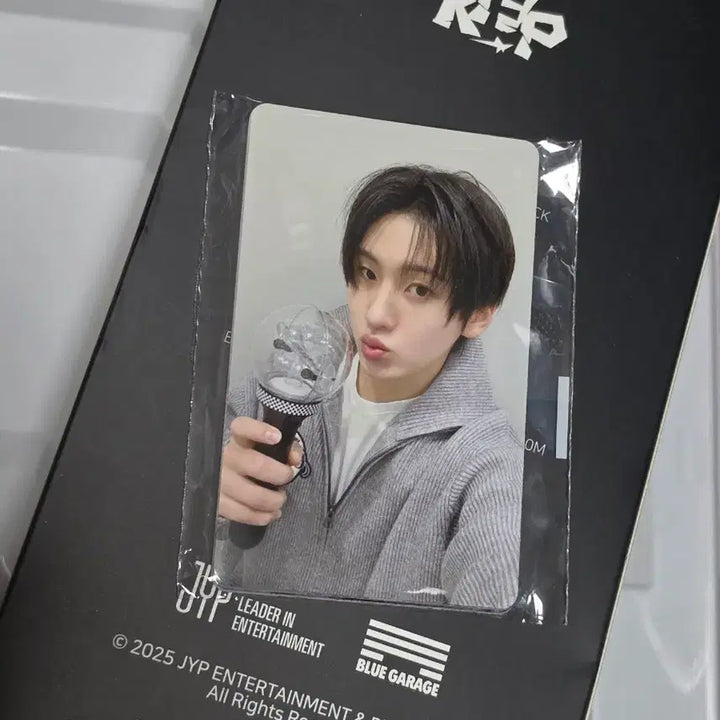 [BUNJANG] Kickflip Lightstick Bundle Set with POB Photocard / 킥플립 응원봉/ 특전포카 포함