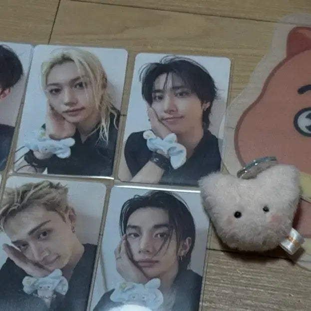 [BUNJANG] Stray Kids 1st Fanmeeting Gift Set Photocard, Fan, Keyring / 스키즈 첫첫 기프트
