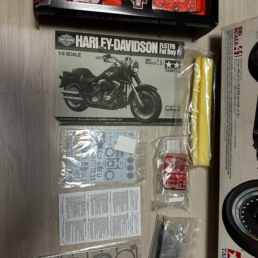 [BUNJANG] Tamiya 1/6 Harley-Davidson FLSTFB Fat Boy Lo Model Kit / 타미야 할리데이비슨 [TAMIYA][하레이][16041] 1/6 HARLEY-DAVIDSON FLSTFB FAT BOY LO / 팻 보이 로