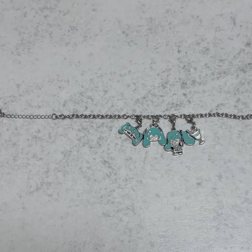 [BUNJANG] Hatsune Miku Official Mini Doll Metal Bracelet / 하츠네 미쿠 공식 미니돌 메탈 팔찌