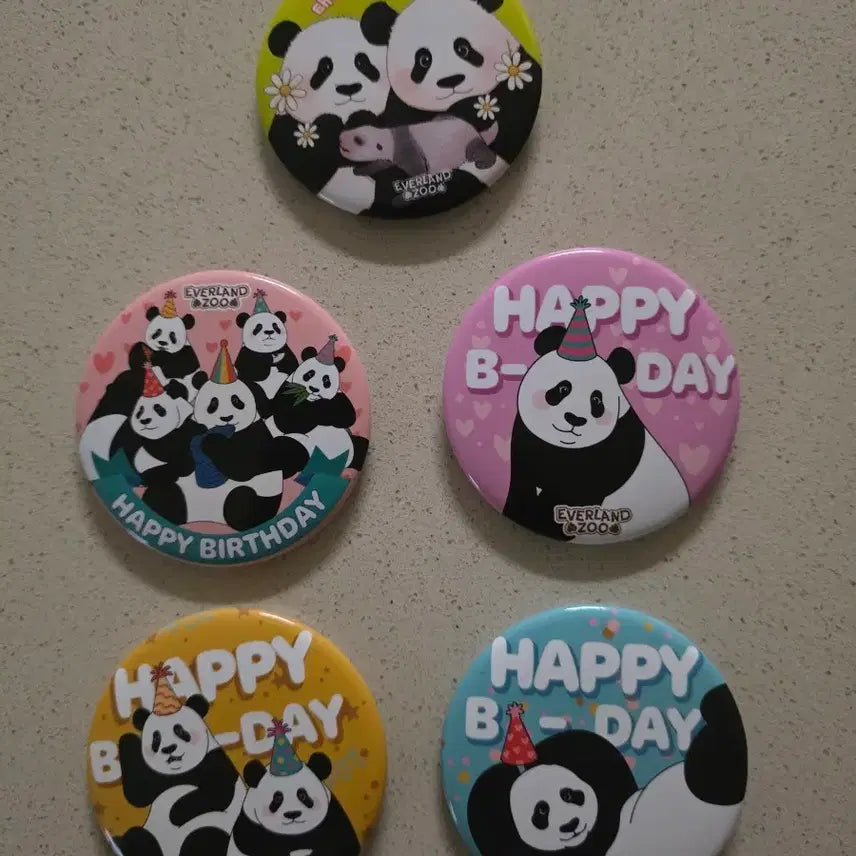 [BUNJANG] Everland Bao Family Birthday Badge Set / 바오패밀리 생일뱃지