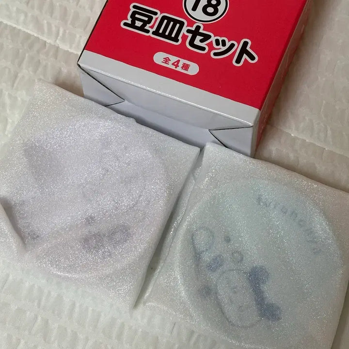 [BUNJANG] Chiikawa Animai Kuji 18th Momonga &amp; Kani Bowl Set / 치이카와 애니마이 쿠지 18번 모몽가&amp;카니 그릇세트