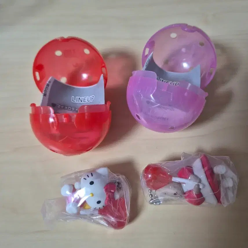 [BUNJANG] Sanrio Characters Red Balloon Gacha Figure Hello Kitty Marron Cream / 산리오 캐릭터즈 빨간 레드풍선 가챠 피규어 헬로키티 마론크림