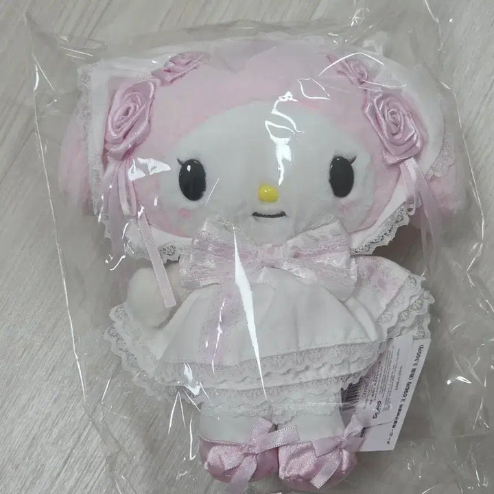 [BUNJANG] Sanrio My Melody White Frill Plush Doll / 산리오 화이트프릴 마이멜로디 누이 인형