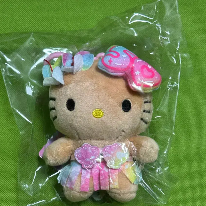 [BUNJANG] Hello Kitty 50th Anniversary Tanning Kitty Keyring / 새상품 하와이 키티 50주년 키링 태닝 키티