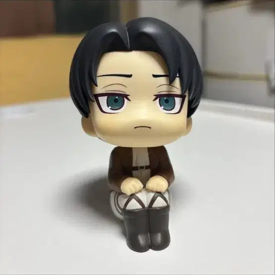 [BUNJANG] MegaHouse Attack on Titan Levi Look Up Figure / 메가하우스 진격의거인 리바이 룩업 피규어