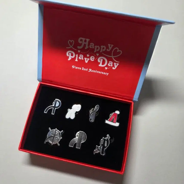 [BUNJANG] PLAVE 2nd Anniversary Happy PLAVE Day Badge Set / 플레이브 2주년 해피 플레이브 데이 뱃지 세트