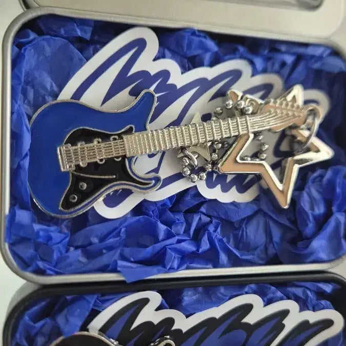 [BUNJANG] Keep Your Blue Mind Electric Guitar Keyring Tin Case Set Black + Blue Bundle / 킵유어블루마인드 일렉 기타 키링 틴케이스 세트 블랙+블루 일괄